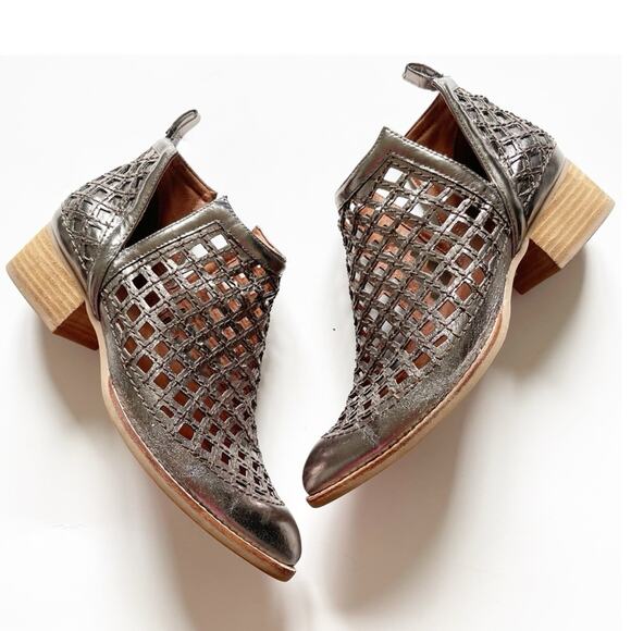 Jeffrey Campbell Silver Taggert Booties - Picture 1 of 8